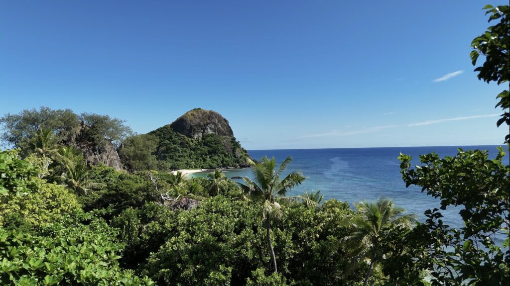 Der Ausblick auf Navadra - eine einsame Insel für uns allein.